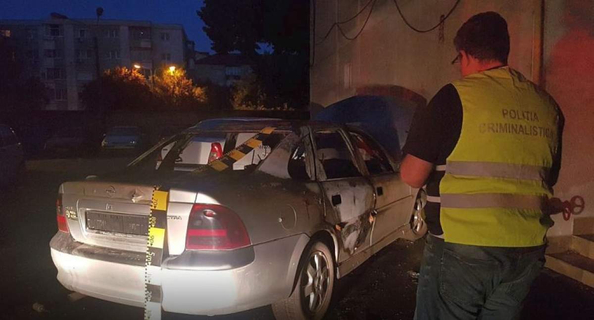 FOTO / Maşina unui cunoscut jurnalist din România a fost incendiată