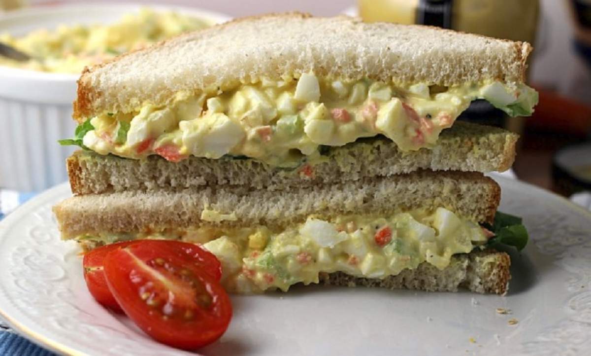 REȚETA ZILEI: Sandviș cu salată de ou și legume 