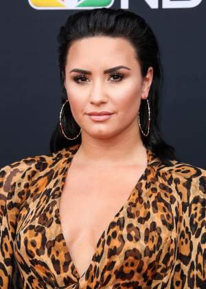 Demi Lovato, mărturisiri dureroase în noua ei piesă. Cântăreața a fost internată de mai multe ori la dezintoxicare