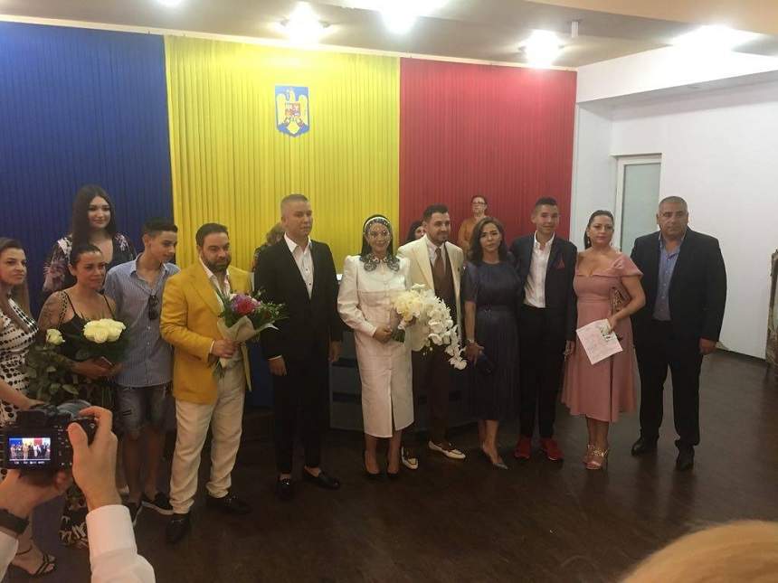 FOTO / Dany Stoian, alături de sora sa, Betty, în ziua cununiei. Cum a apărut fiul lui Florin Salam la Starea Civilă