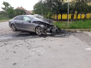 FOTO / Două mașini s-au izbit frontal în Alba Iulia. E vorba de mai multe victime