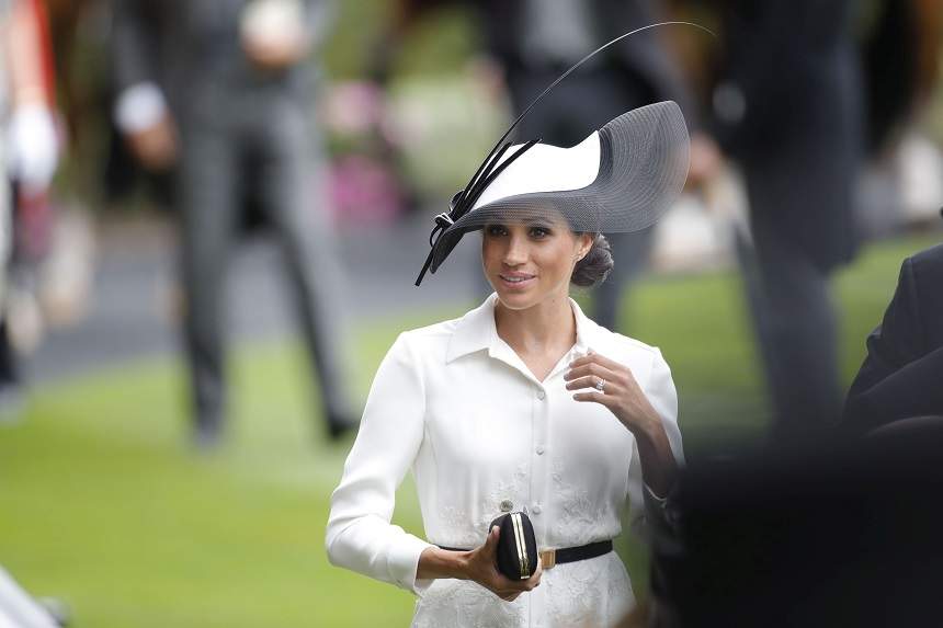 Ce nu are voie Meghan Markle să mănânce în prezența Reginei. Suverana a interzis categoric!