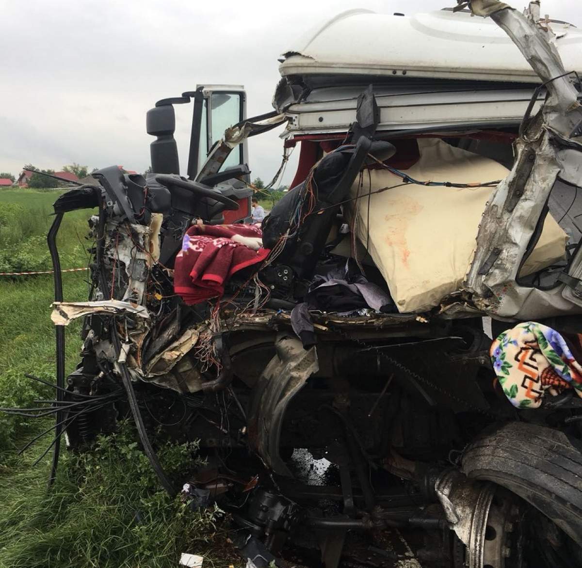 Accident cu mai multe victime în Neamţ! Trei autocamioane s-au ciocnit