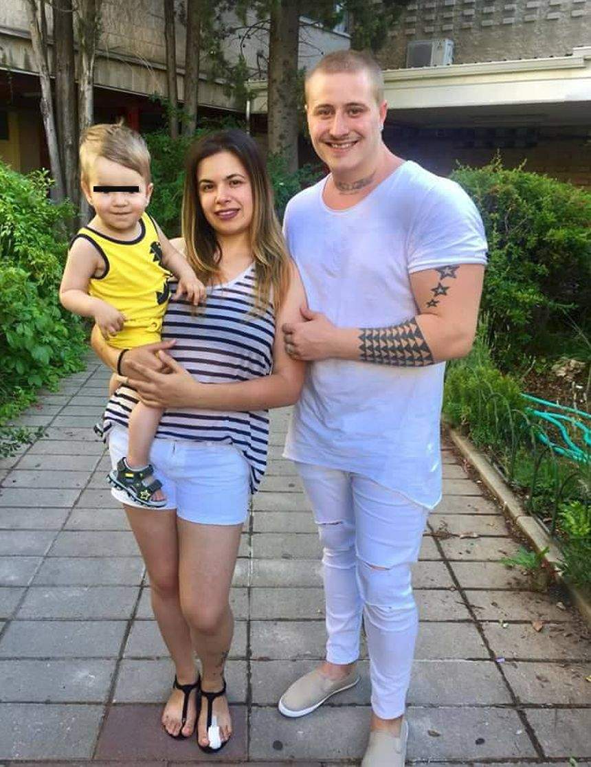 FOTO / Păreau o familie fericită, dar un detaliu teribil a stricat tot. Ce s-a întâmplat cu Oana şi Cosmin, foştii concurenţi de la MPFM