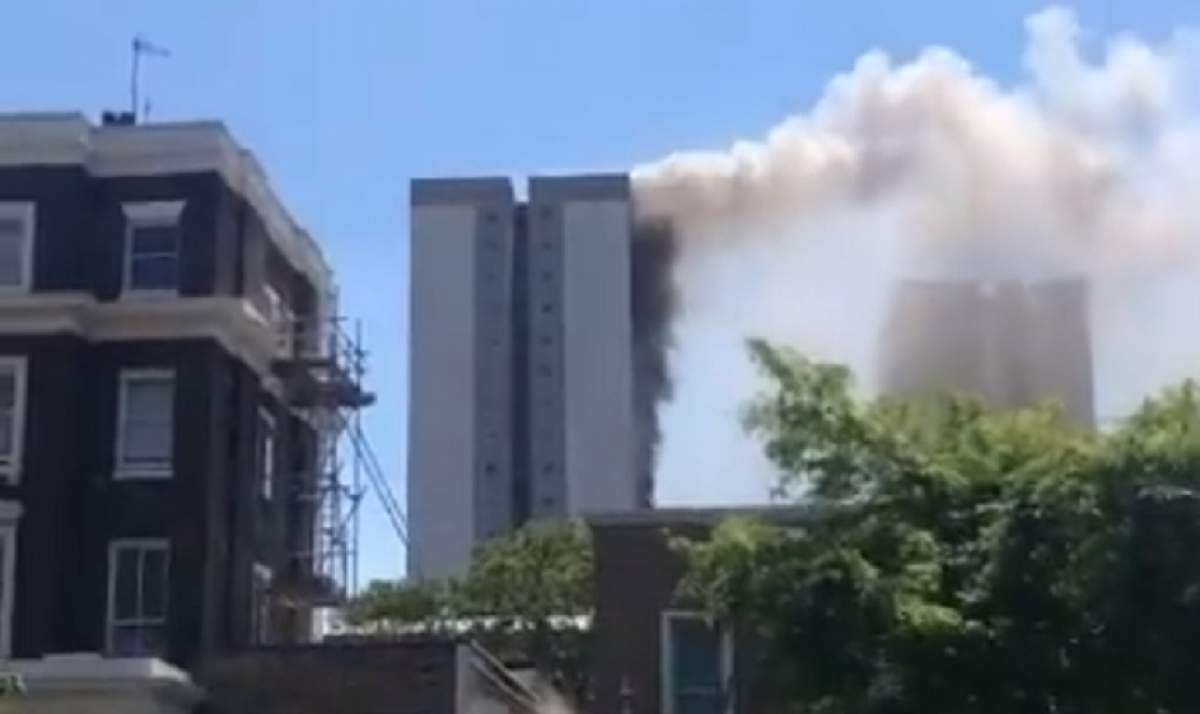 VIDEO / Panică în Londra! Un turn de 22 de etaje a luat foc