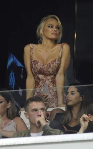 Pamela Anderson a mers după iubit la Cupa Mondială. Amorezii nu au avut voie să întrețină relații intime înainte de meci