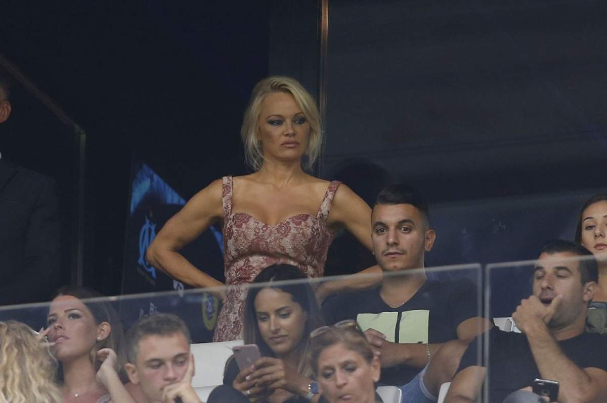 Pamela Anderson a mers după iubit la Cupa Mondială. Amorezii nu au avut voie să întrețină relații intime înainte de meci