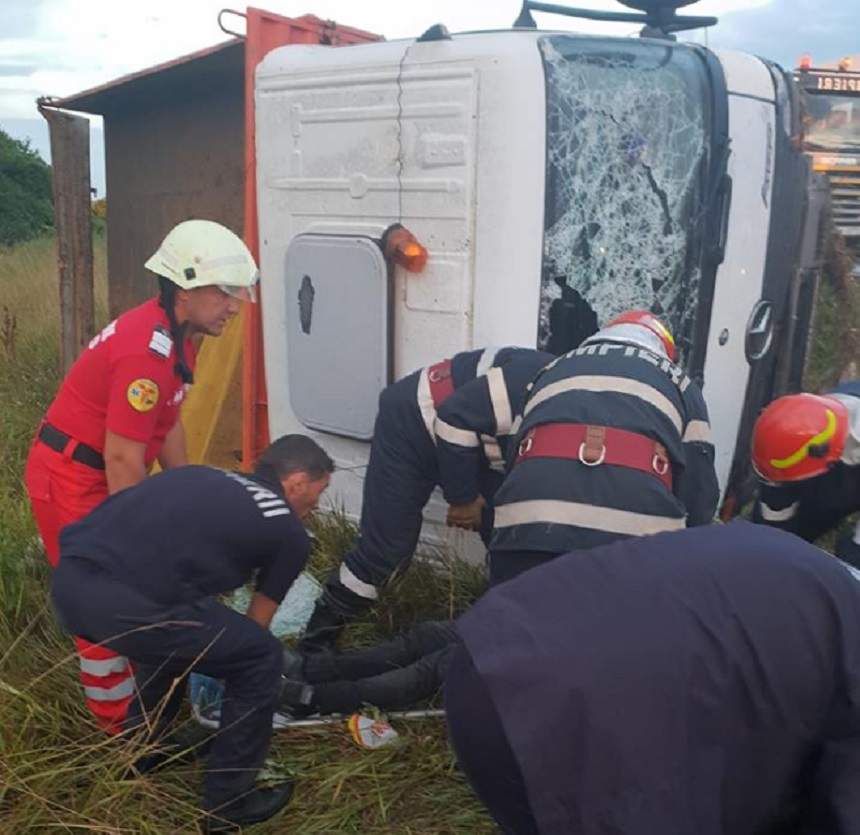 FOTO / Accident grav în Giurgiu! O persoasă a rămas încarcerată