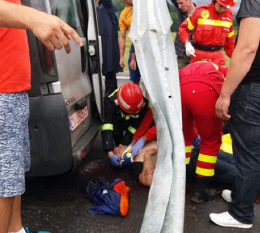 Accident grav în Brașov. Un microbuz a intrat într-un parapet. Două persoane sunt în stare gravă