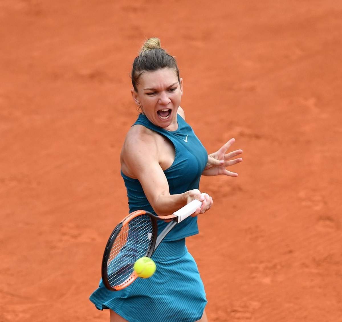 Simona Halep a demolat-o pe Elise Mertens şi s-a calificat în sferturile de finală ale turneului Roland Garros!