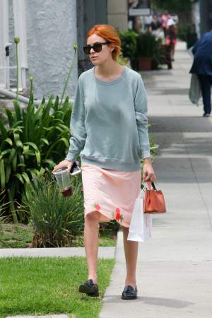 FOTO / Fiica lui Demi Moore, apariție deplorabilă, pe străzile din Los Angeles. Are sânii lăsați, dar nici că-i pasă