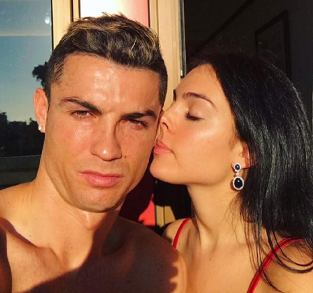 FOTO /  Georgina Rodriguez a captat toate privirile cu trupul ei perfect! Imagini incendiare cu iubita lui Ronaldo, la piscină