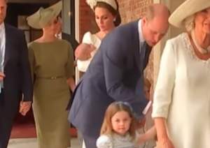FOTO / Kate Middleton VS Meghan Markle. Semnificația ascunsă a rochiilor purtate de ducese, la botezul Prințului Louis