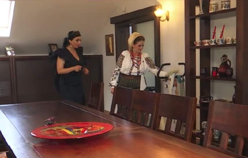 VIDEO / Margareta Clipa, vilă de lux! Cântăreaţa a plătit o avere pe sutele de costume populare pe care le are