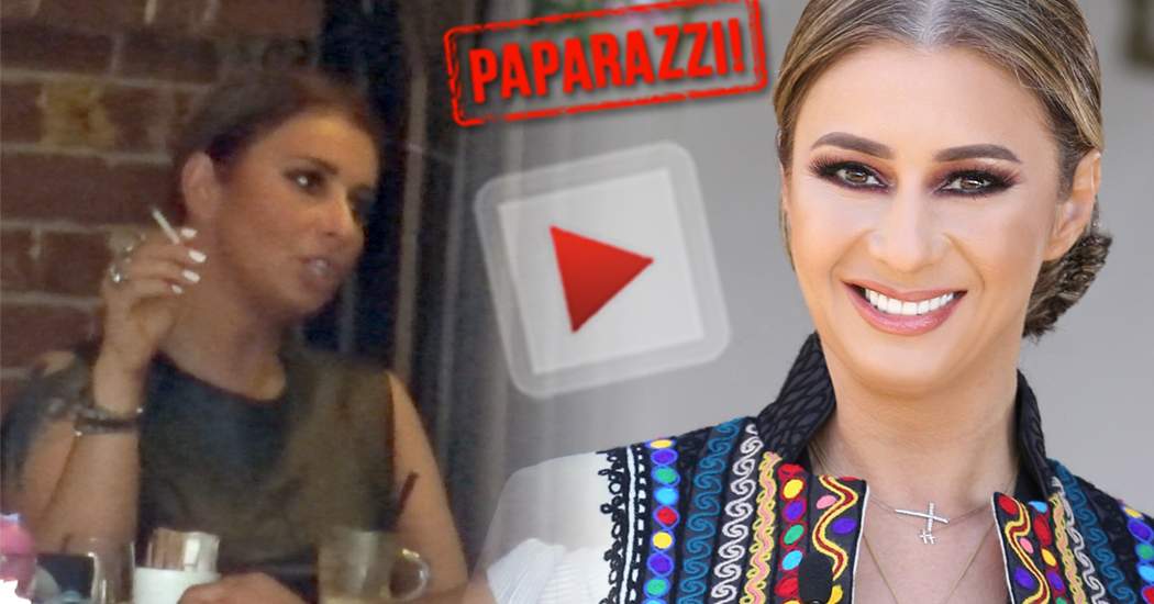 VIDEO PAPARAZZI / Anamaria Prodan a comis-o! Sexy-impresara şi-a pus viaţa în pericol, în buricul Bucureştilor!