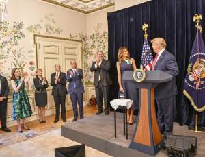 FOTO / Donald și Melania Trump, din nou cu probleme în căsnicie? Prima doamnă a SUA, ignorată din nou în public