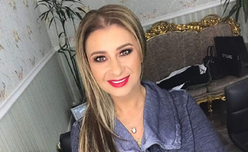 FOTO / Anamaria Prodan le-a oferit fanilor o imagine de zile mari! Sexy-impresara a pozat goală sub așternuturi