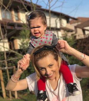 VIDEO / De când a descoperit mersul, fiica Simonei Gherghe nu mai are stare! Ce "poznă" a făcut astăzi