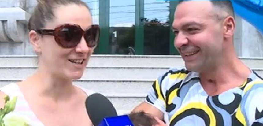 FOTO / Primele imagini cu bebelușul lui Cornel Păsat! Cum arată micuțul, imediat după externare