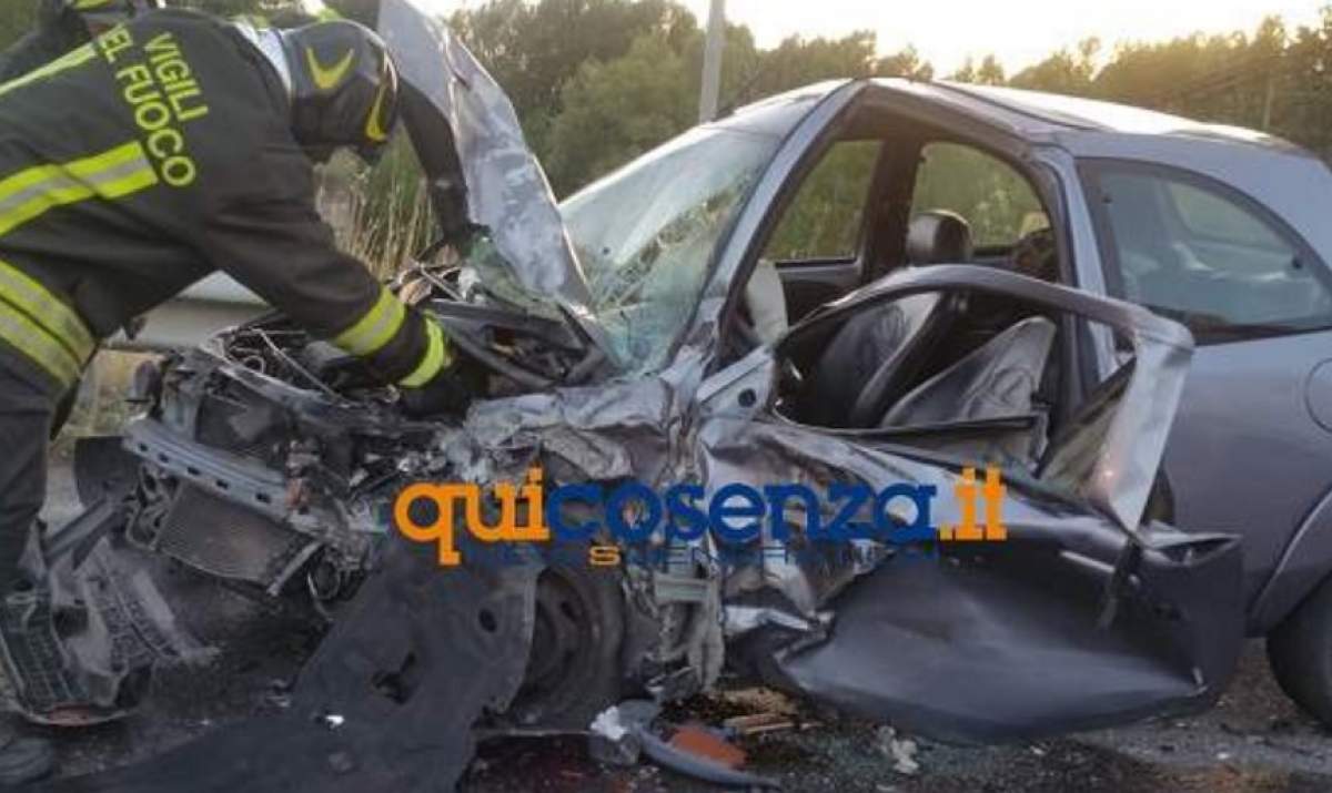 Accident cumplit cu un român, în Italia. Mașina a zburat 200 de metri, după un impact cu alt autoturism