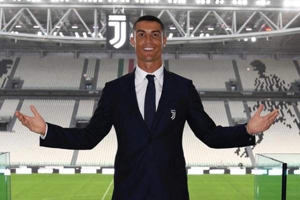 Juventus a vândut peste 500.000 de tricouri cu Cristiano Ronaldo! Suma ULUITOARE încasată de campioana Italiei