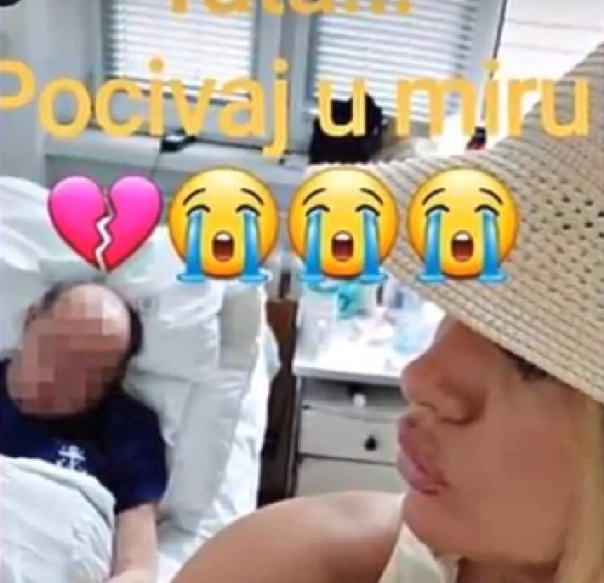 Revoltă pe internet! O vedetă s-a pozat lângă tatăl mort, pe patul de spital