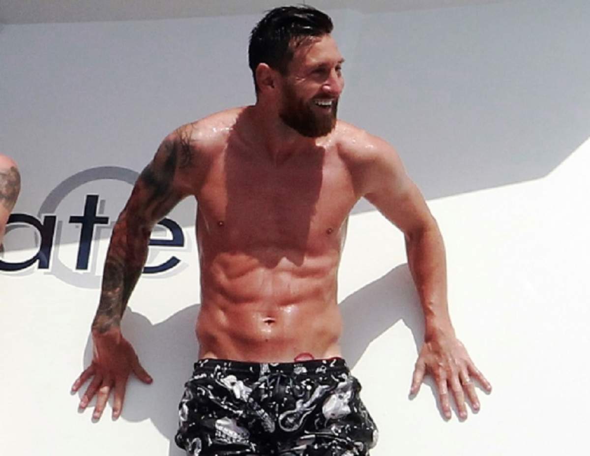 FOTO / Messi, așa cum nu l-ai mai văzut! Fotbalistul a stat la plajă cu soția, mândru de pătrățelele de pe abdomen