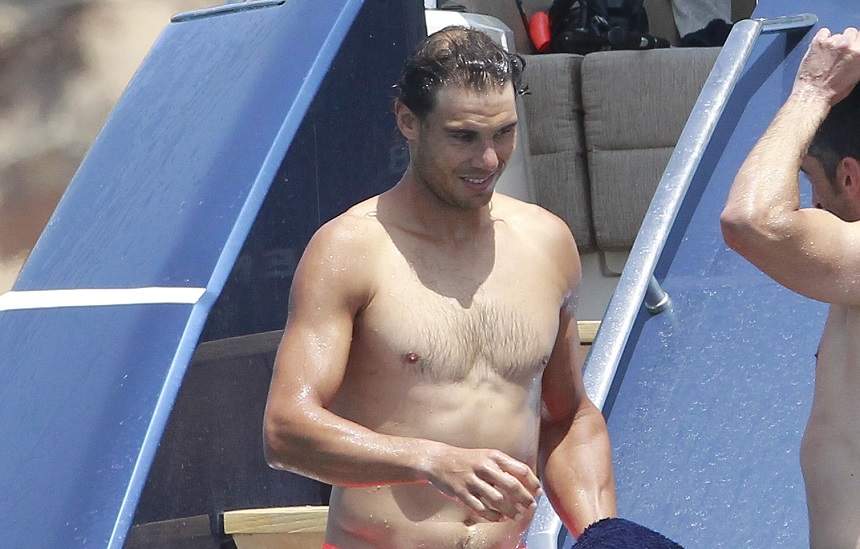 FOTO / La tenis e talentat, dar stai să vezi cum arată dezbrăcat! Rafael Nadal, pictorial incendiar în vacanță