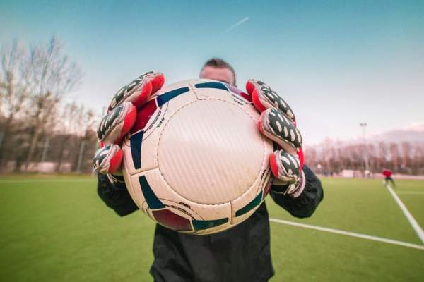 VIDEO / Tragedie în sport! Unul dintre cei mai cunoscuţi portari a fost omorât chiar de un coleg fotbalist