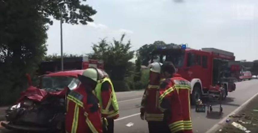 VIDEO / Accident cu şapte români, în Germania. Trei elicoptere medicale şi 80 de pompieri au intervenit de urgenţă
