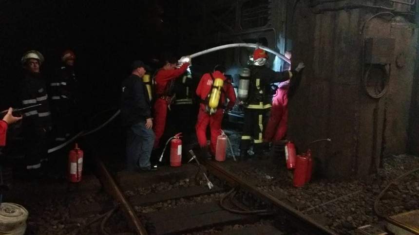 Panică la staţia de metrou Eroii Revoluţiei. Este fum pe peron, iar accesul persoanelor este interzis