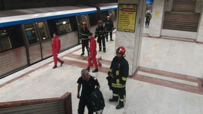 Panică la staţia de metrou Eroii Revoluţiei. Este fum pe peron, iar accesul persoanelor este interzis