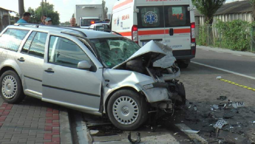 FOTO / Accident foarte grav în Paşcani! Un bărbat a murit pe loc