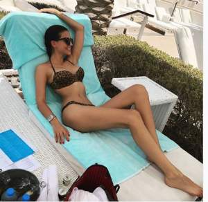 FOTO / Soția lui Adi Mutu, bombă sexy pe plajele din Dubai! Sandra e una dintre cele mai hot mămici