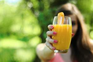 FOTO / TEST: Alege un pahar cu băutură și află cât de sănătos e organismul tău