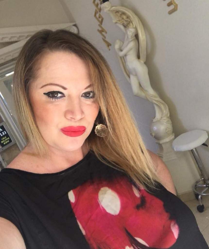 FOTO / S-a aşezat cu fundul în sus şi s-a pozat provocator! Oana Lis, cea mai aşteptată poză la plajă