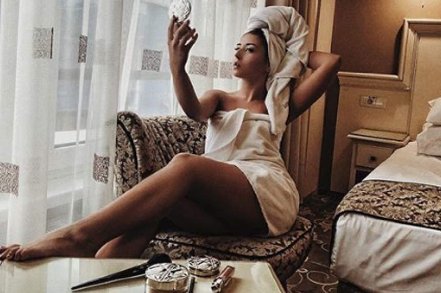 FOTO / Nicole Cherry, fotografiată doar într-un prosop, în camera de hotel: "Baby, ce sexy ești" 