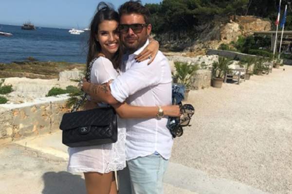 FOTO / Adrian Mutu știe cum să-și țină soția aproape! „Briliantul” i-a dăruit Sandrei un cadou la care altele doar visează