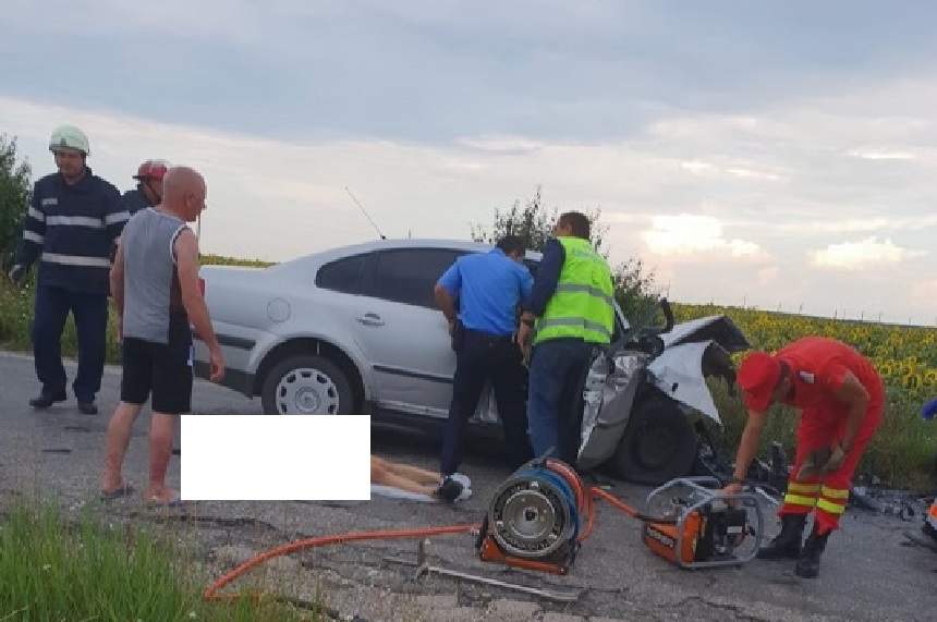 Accident foarte grav în Olt! Doi tineri de 23 şi 18 ani au murit pe loc