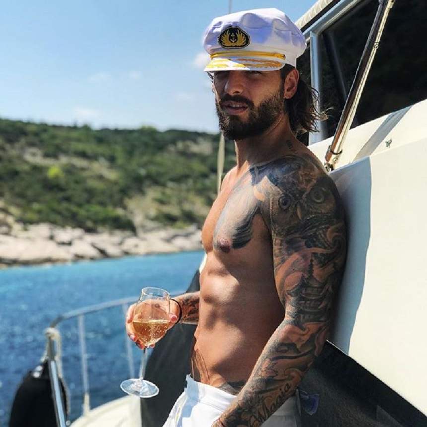 FOTO / E visul tuturor femeilor, dar uite cum arată dezbrăcat! Maluma s-a „rupt în figuri” pe un yaht de lux