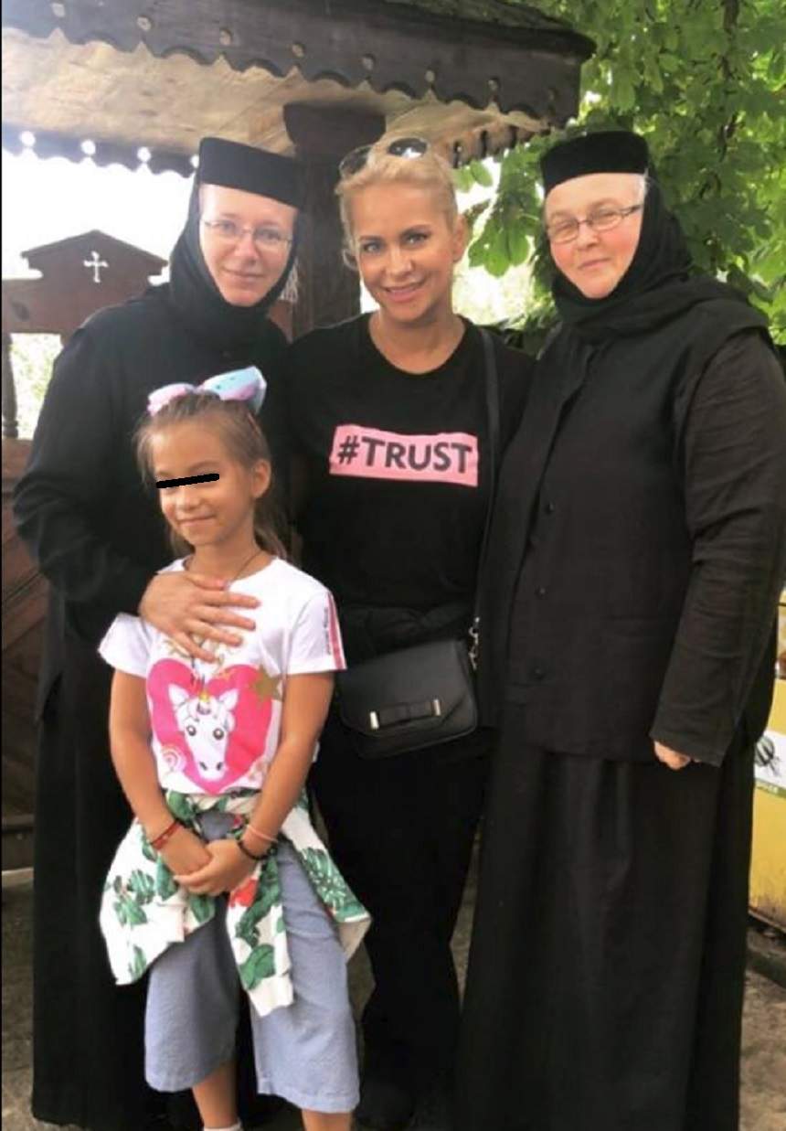 Paula Chirilă a mers la mănăstire pentru a se ruga, dar a avut parte de ceva neaşteptat: "Măicuţa a venit după mine"
