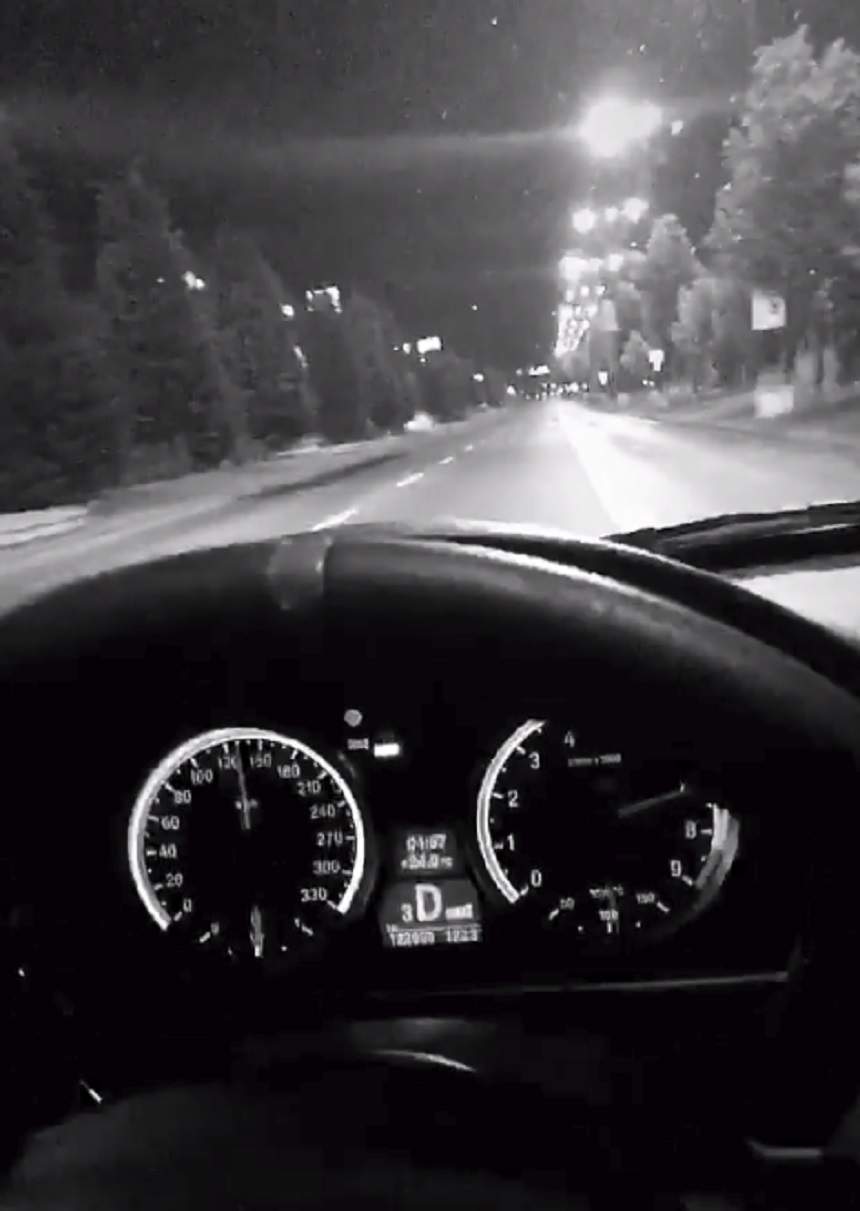 VIDEO / Fulgy de la Clejani, pericol în trafic! Artistul goneşte prin Capitală cu o viteză uimitoare