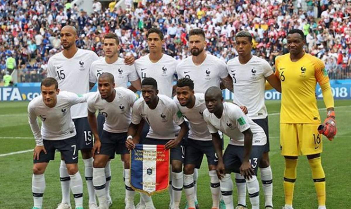 FOTO / La un pas de tragedie, în timpul meciului dintre Uruguay şi Franţa de la Mondial. Ce a păţit portarul "cocoşilor galici"