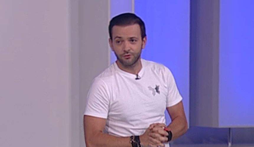 Ce s-a întâmplat în această seară, în direct, la "Răi da' Buni". Mihai Morar a trebuit să explice situaţia. "Îmi cer scuze"