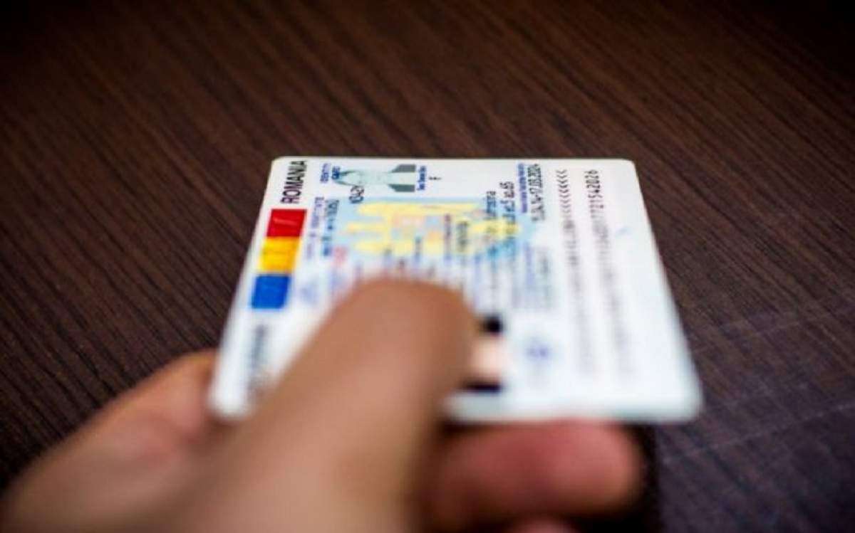 Mii de români vor fi obligaţi să-şi schimbe actele de identitate! Dacă ai asta pe buletin, te numeri printre ei