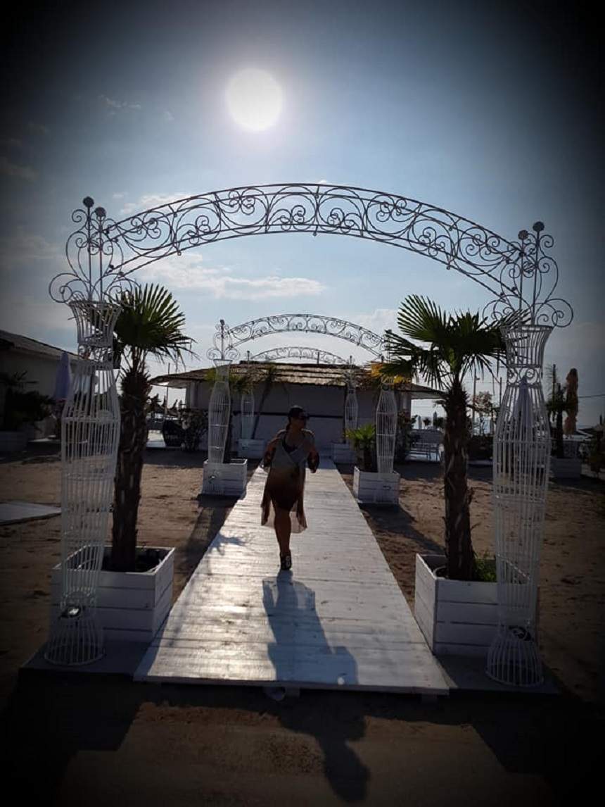 FOTO / Cum arată Bianca Rus în costum de baie, după operația de micșorare a stomacului