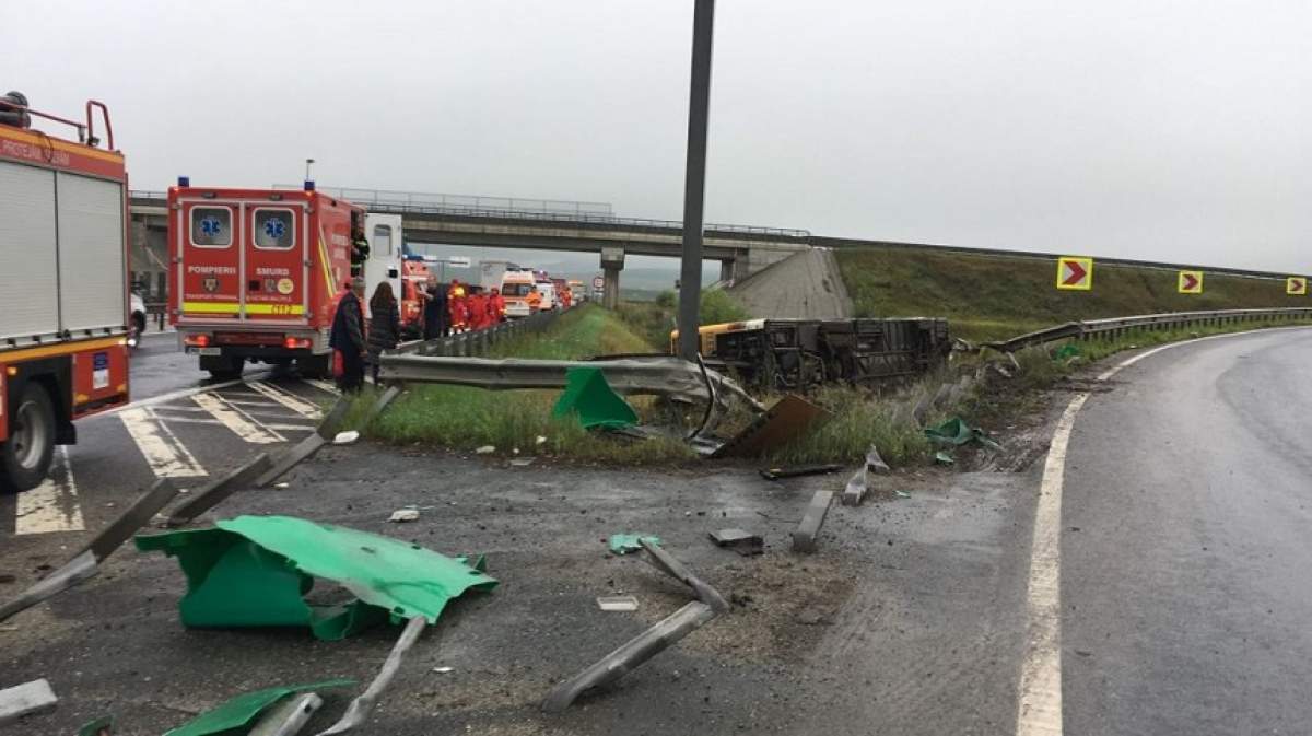 FOTO & VIDEO / Accident grav pe autostrada Sebeş-Sibiu. Peste 20 de victime, după ce un autocar s-a răsturnat