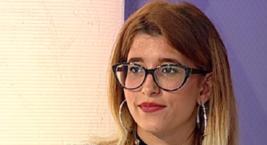 O concurentă de la "Te iubesc de nu te vezi" a fost înşelată de iubit cu cel mai bun prieten: "Şi-au făcut de cap"