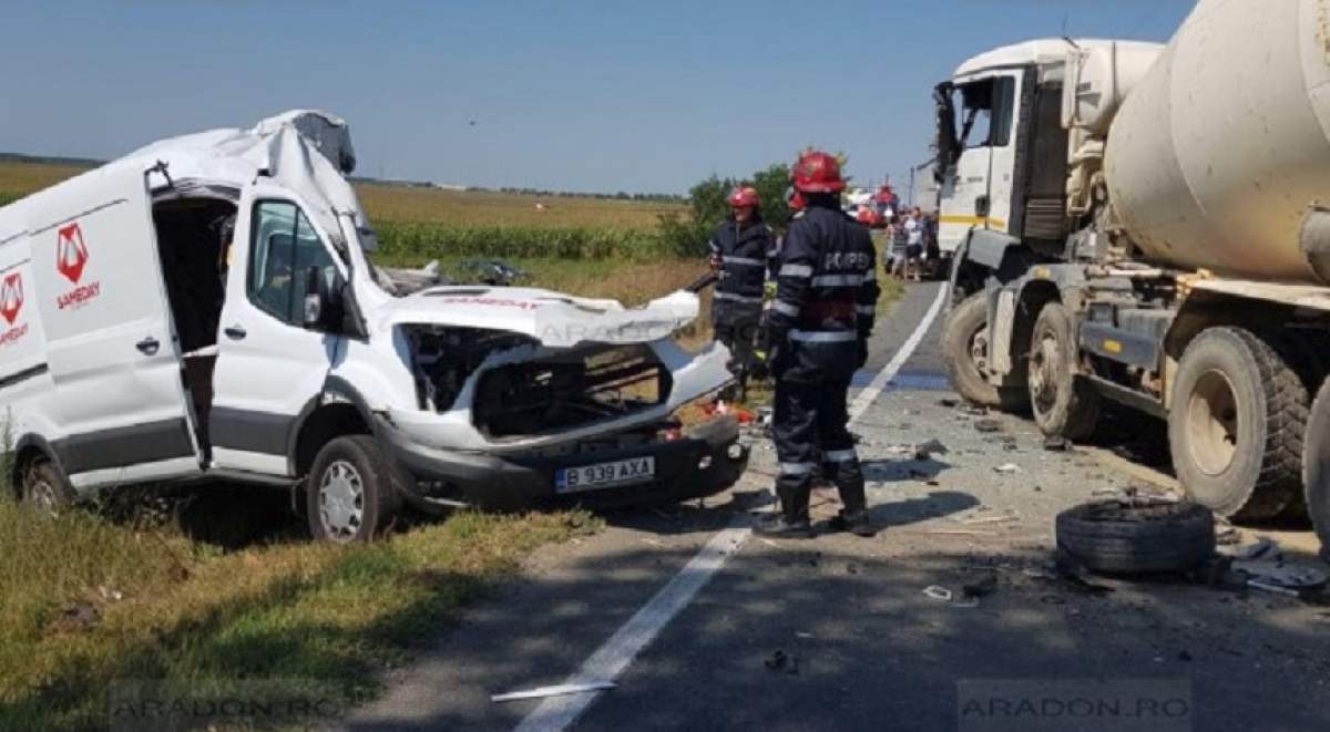 Accident foarte grav în Arad! Un microbuz şi o autoutilitară s-au ciocnit violent