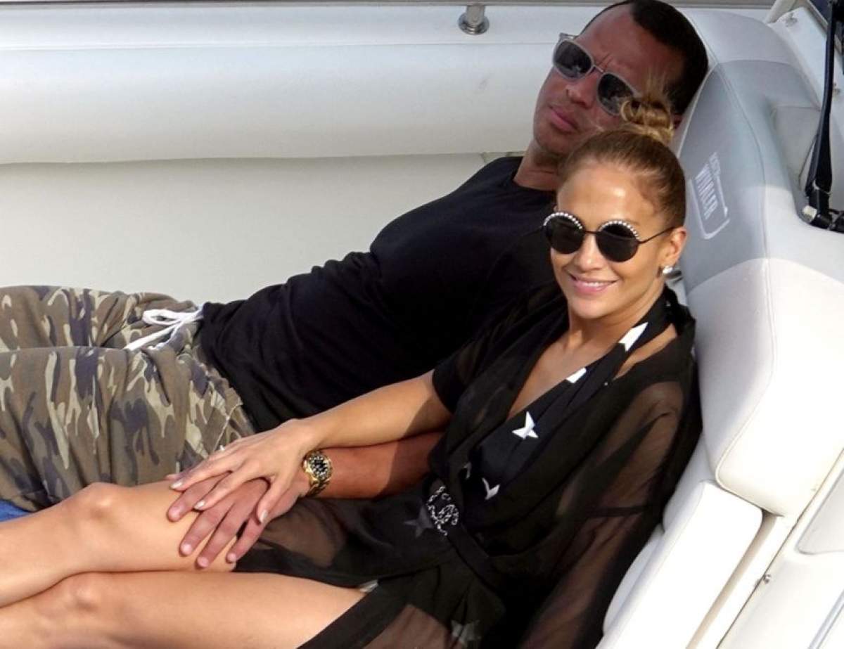 FOTO / Jennifer Lopez şi Alex Rodriguez, vacanţă de cinci stele în Capri. Cum se distrează cei doi departe de ochii curioşilor